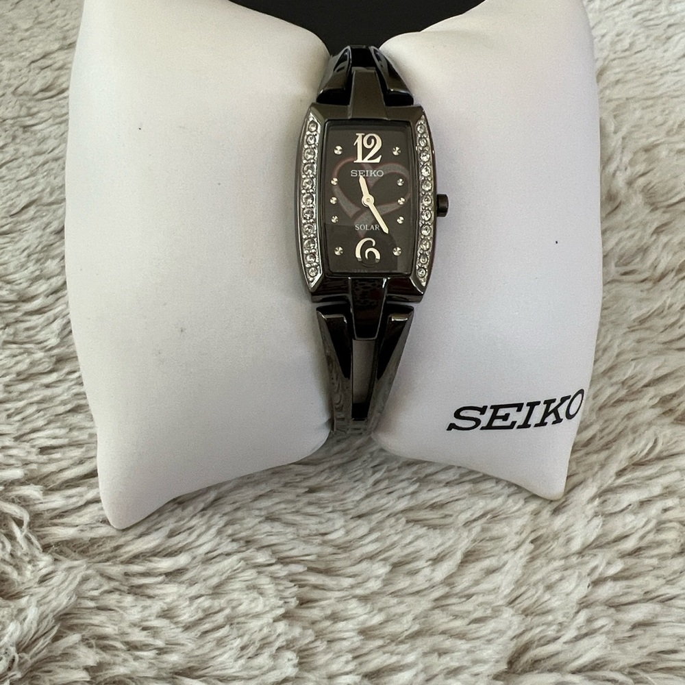 Seiko Solar Woman’s “Go Red” Watch